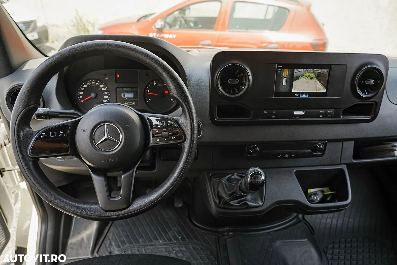 Mercedes-Benz Sprinter - 17