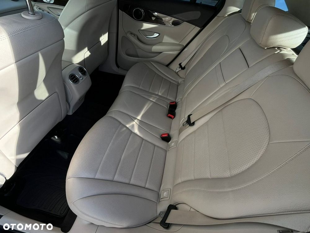 Mercedes-Benz GLC 300 e 4-Matic Business Edition - 18