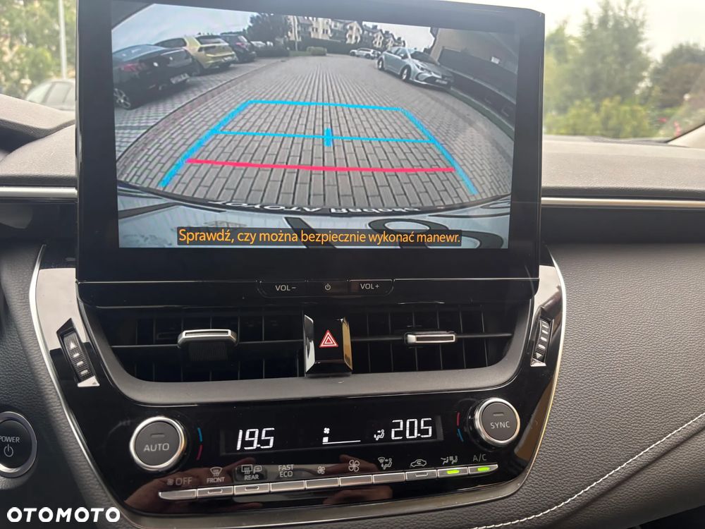 Toyota Corolla 1.8 Hybrid Comfort - 33