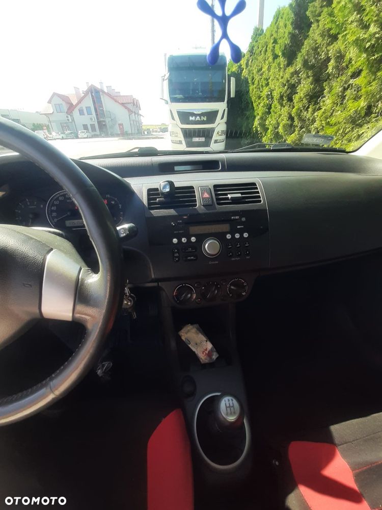 Suzuki Swift - 6