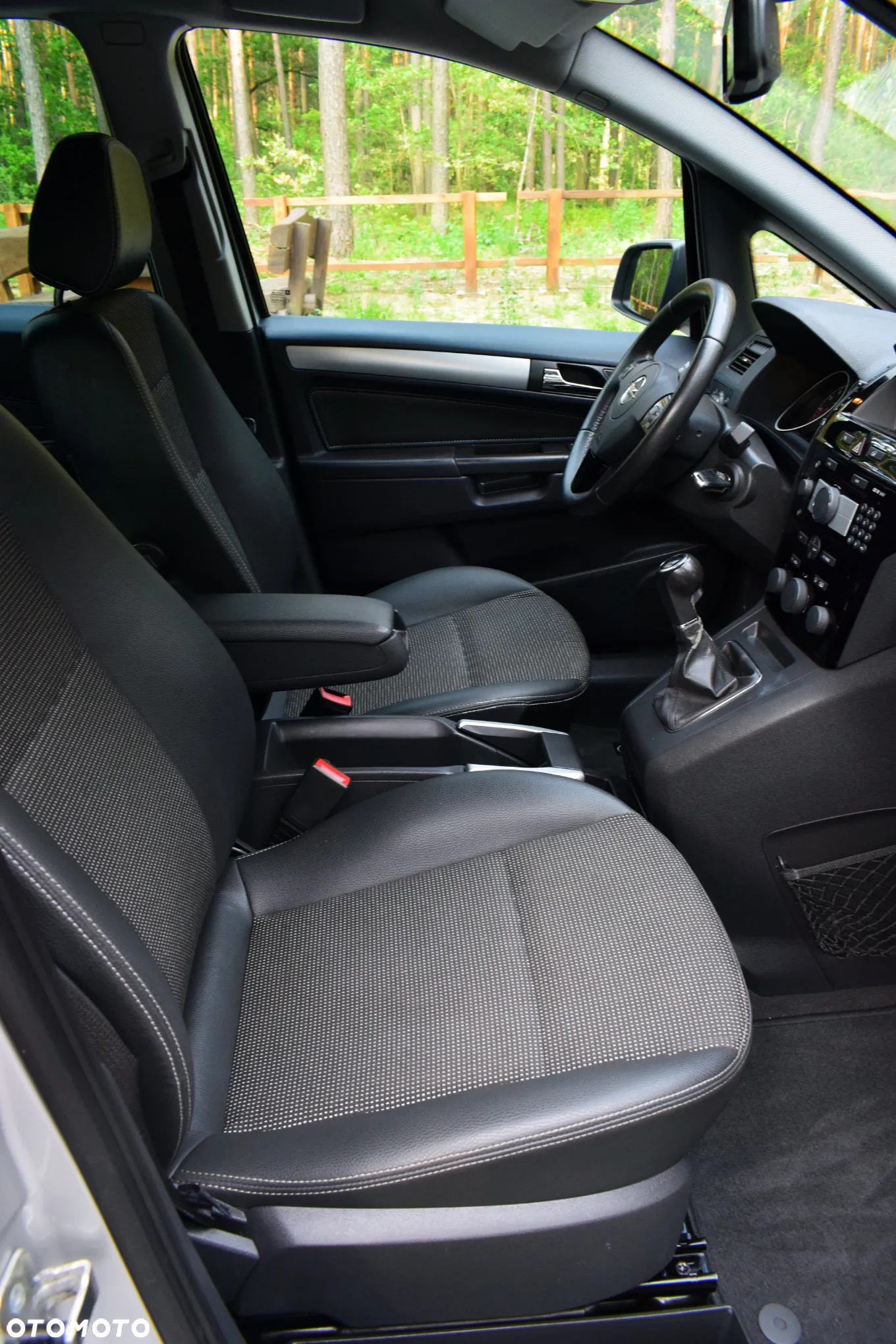Opel Zafira 1.8 Cosmo - 21