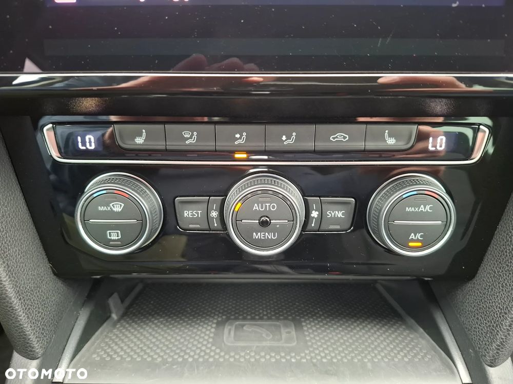 Volkswagen Passat - 22