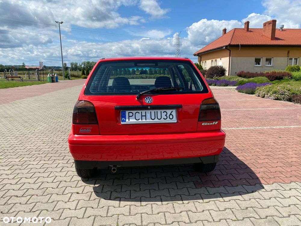 Volkswagen Golf - 6