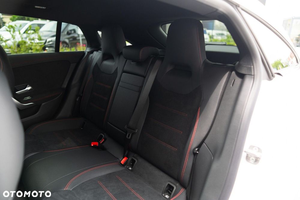 Mercedes-Benz CLA - 18