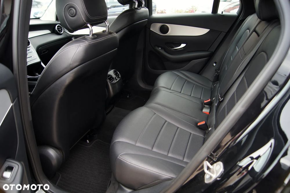Mercedes-Benz GLC 220 d Coupe 4Matic 9G-TRONIC AMG Line - 10