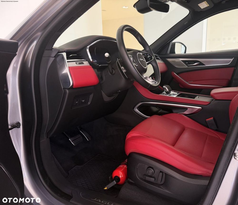 Jaguar F-Pace 2023 photo 2