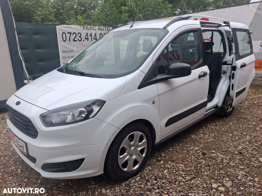 Ford Tourneo Courier 1.5 TDCi S&S Ambiente - 11