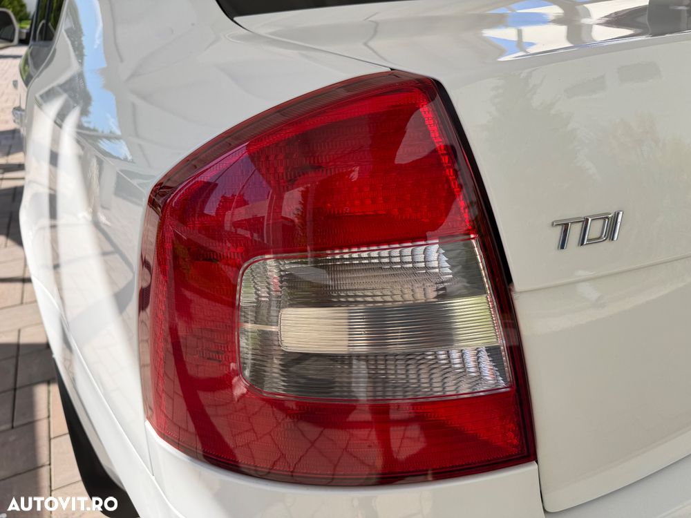 Skoda Octavia 1.6 TDI AMBITION - 27