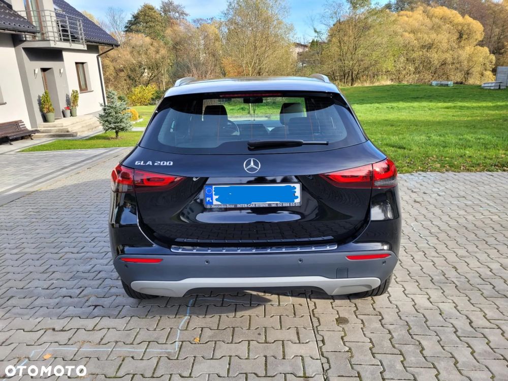 Mercedes-Benz GLA 200 - 4