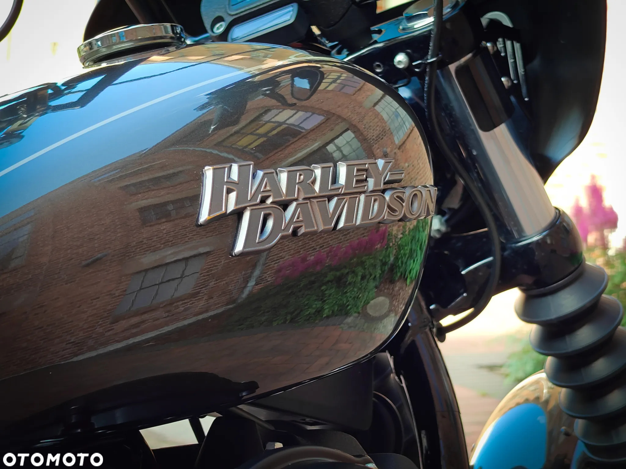Harley-Davidson Softail Street Bob - 13