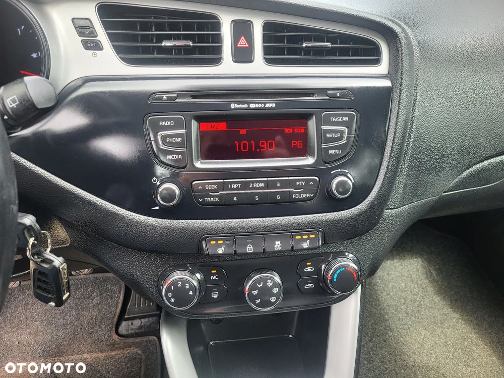 Kia Ceed 1.4 CVVT Dream-Team Edition - 15