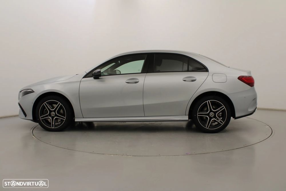 Mercedes-Benz A 250 Limousine e - 12