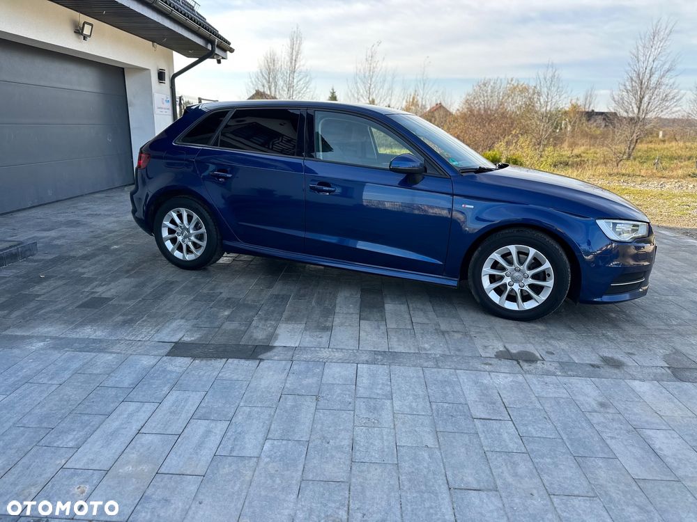 Audi A3 Sportback - 2