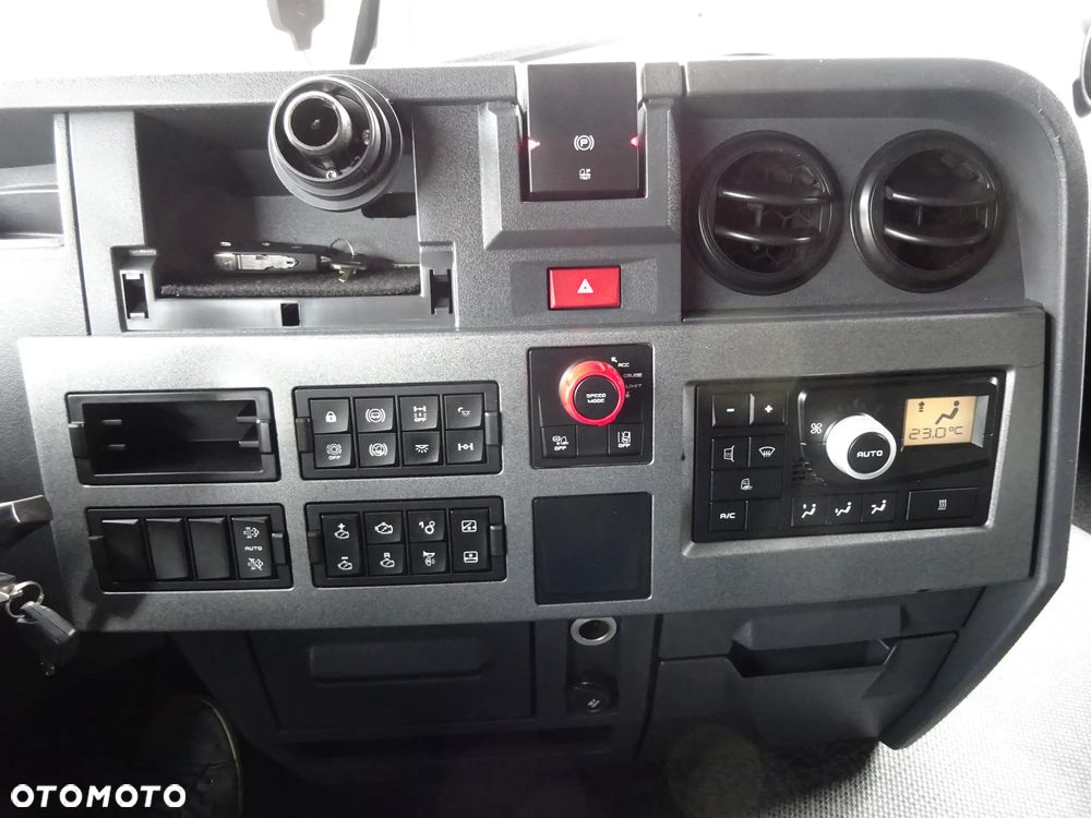 Renault GAMA T 430 ADR - 17