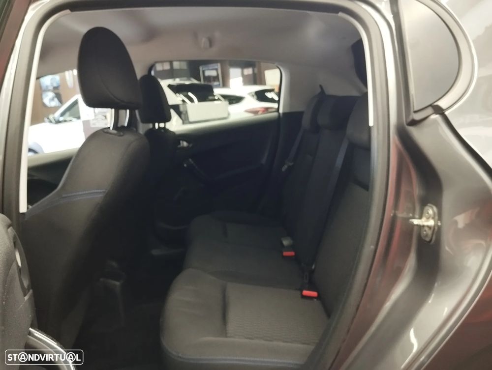 Peugeot 208 1.2 PureTech Signature - 14