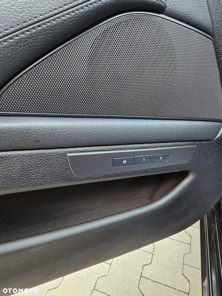 BMW Seria 5 520d Touring Luxury Line - 36