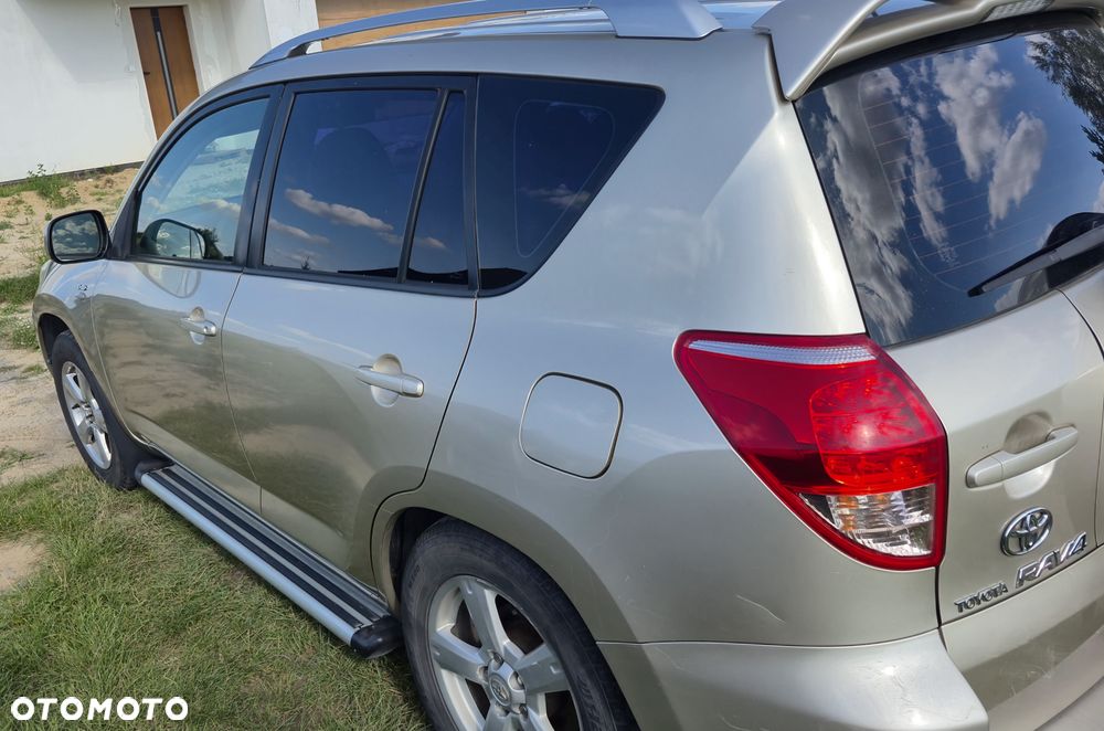 Toyota RAV4 2.2 D-4D 4x4 - 4