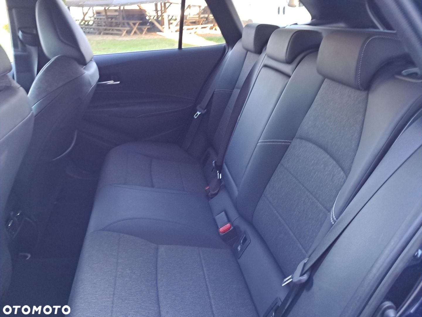 Toyota Corolla 2.0 Hybrid Style - 11