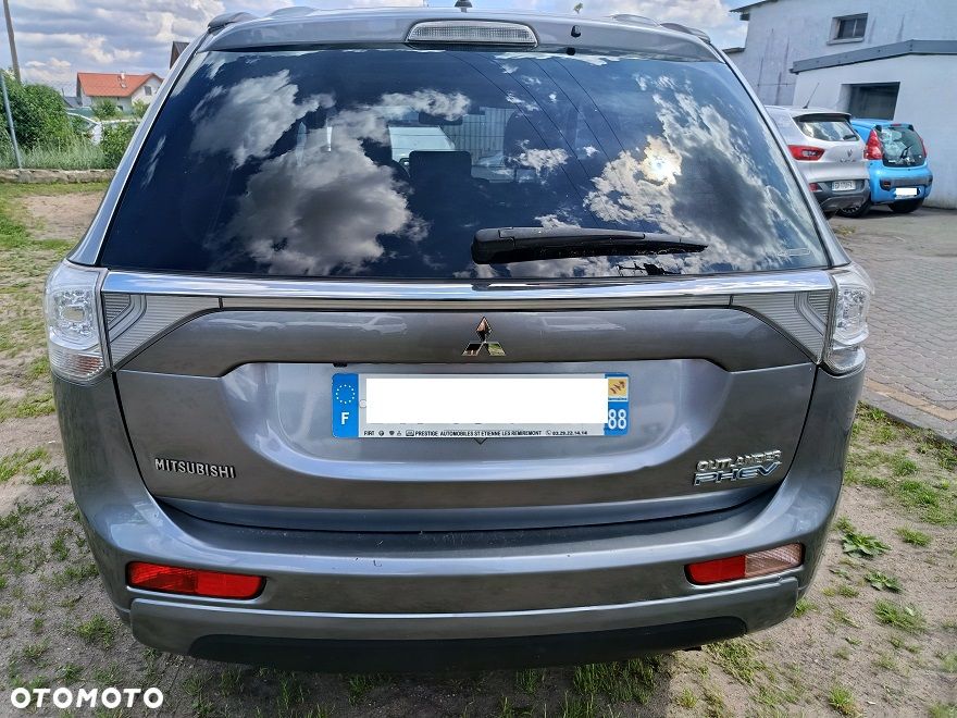 Mitsubishi Outlander - 9