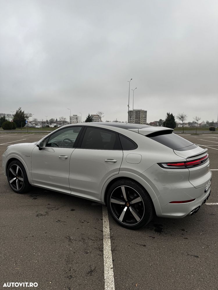Porsche Cayenne - 1