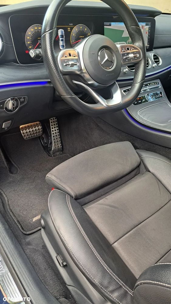 Mercedes-Benz Klasa E 200 4-Matic 9G-TRONIC - 12