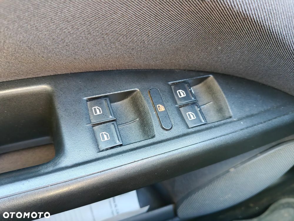 Seat Altea XL 1.9 TDI DPF Reference Comfort - 32