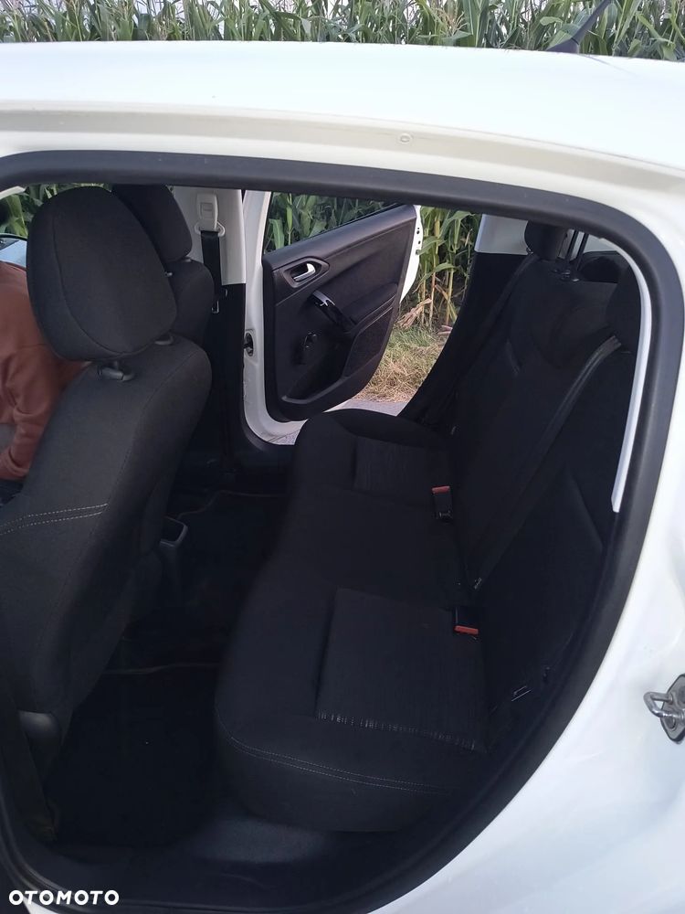 Peugeot 208 - 7