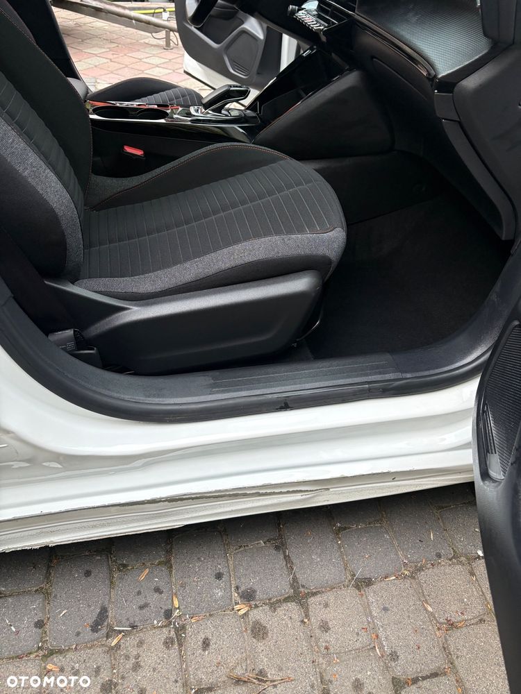 Peugeot 208 Elektromotor 136 GT Pack - 20