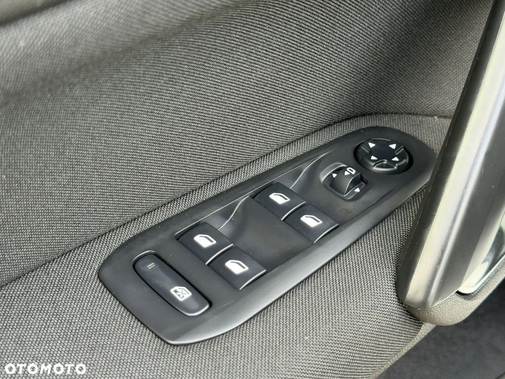 Peugeot 308 1.5 BlueHDi Allure Pack S&S EAT8 - 29