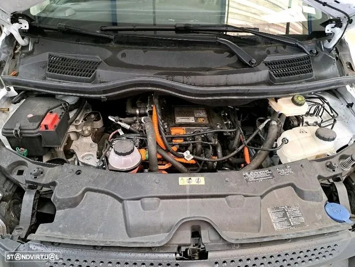 Mercedes-Benz E-Vito - 12