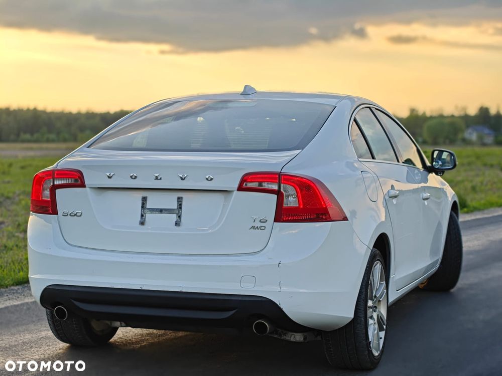 Volvo S60 T6 AWD R-Design - 3