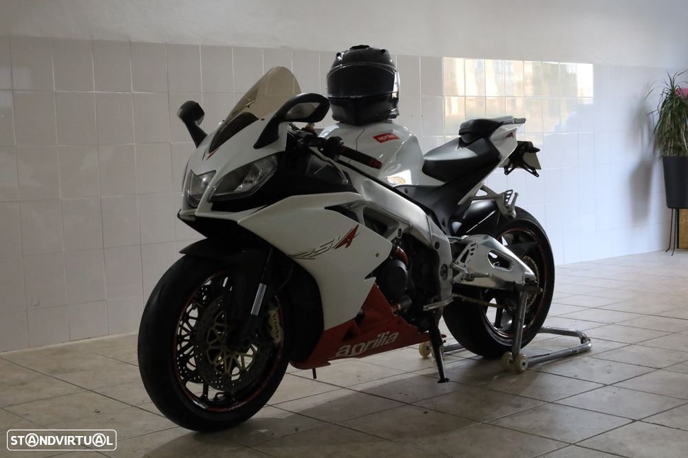 Aprilia RSV 1000rr - 1