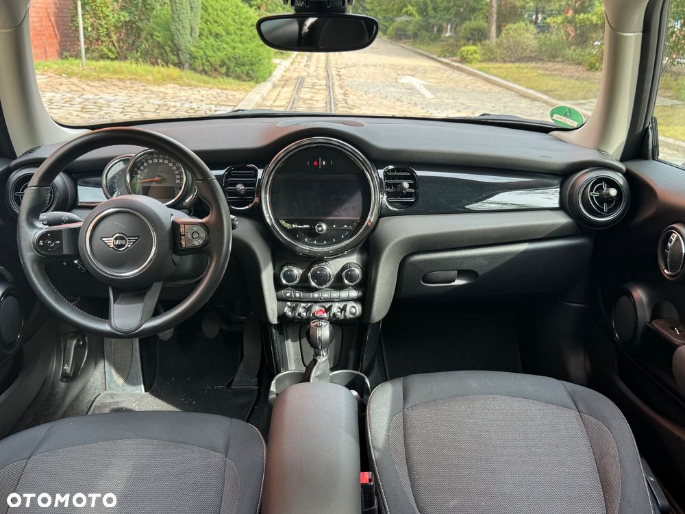 MINI Cooper Essential Trim - 29