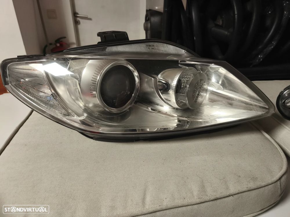 Farol bi-xenon Seat EXEO esquerdo ou direito - 2