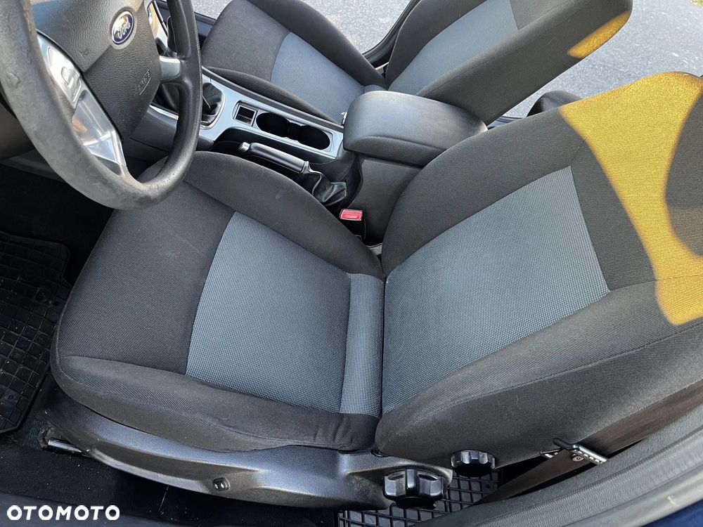 Ford Mondeo 2.0 Ambiente - 18