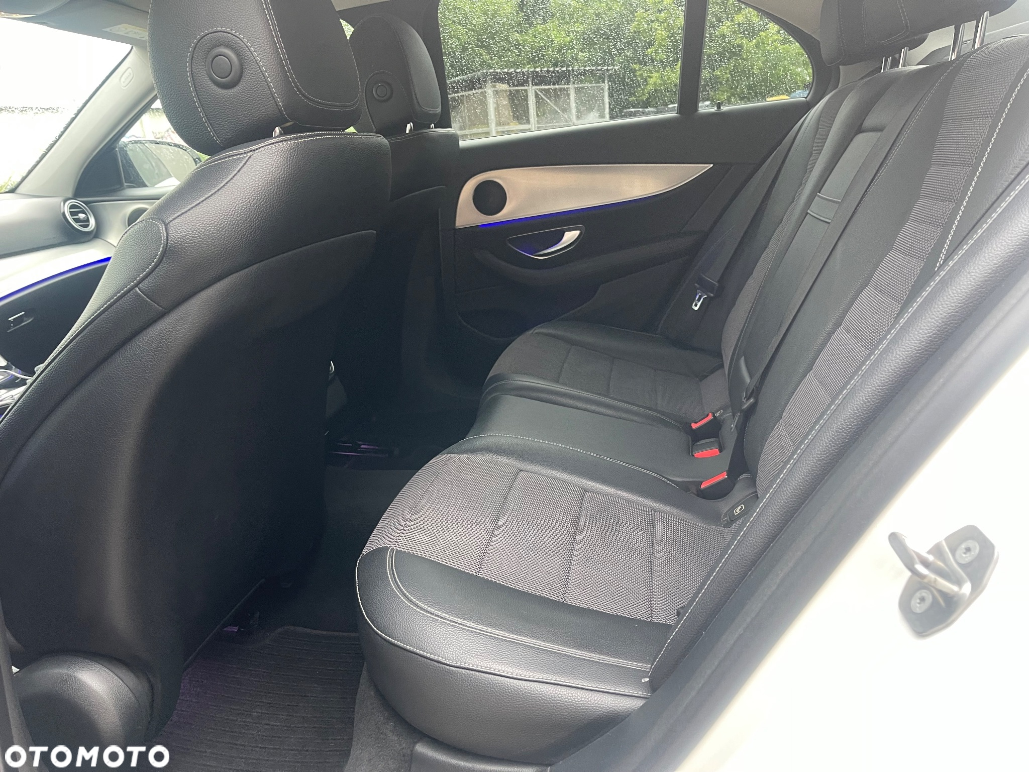 Mercedes-Benz Klasa E 220 d 9G-TRONIC - 16