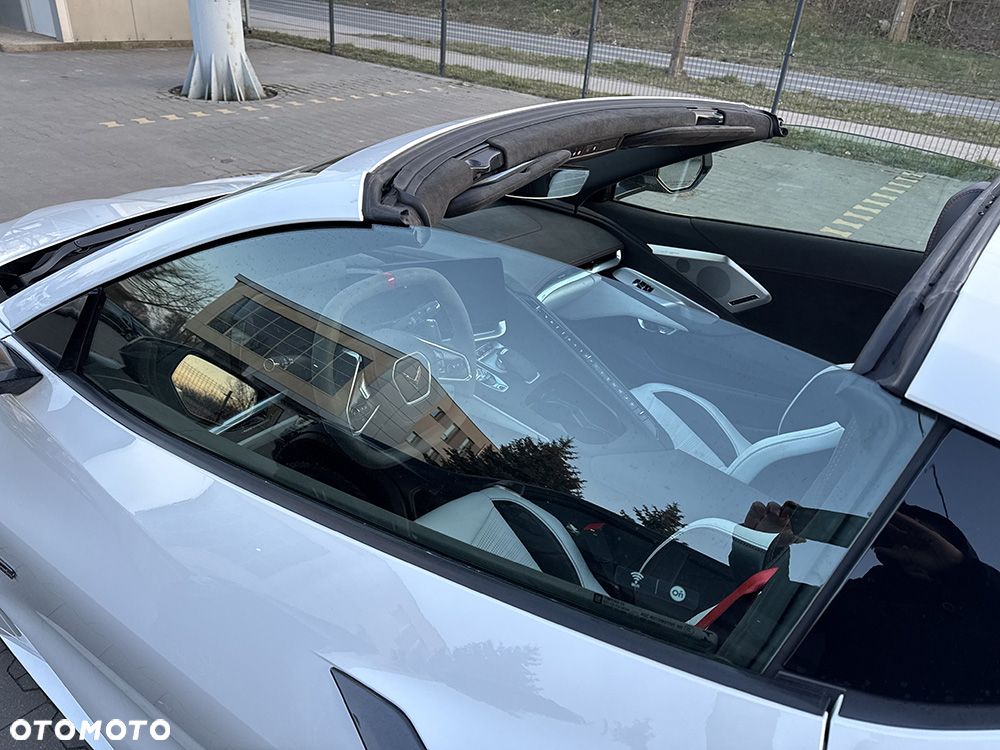 Chevrolet Corvette - 31