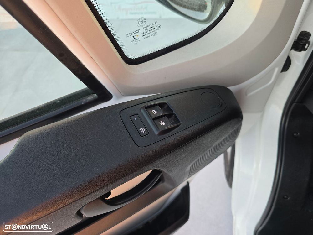 Peugeot Boxer 2.0 BlueHDi 333 L2H2 Pro - 19