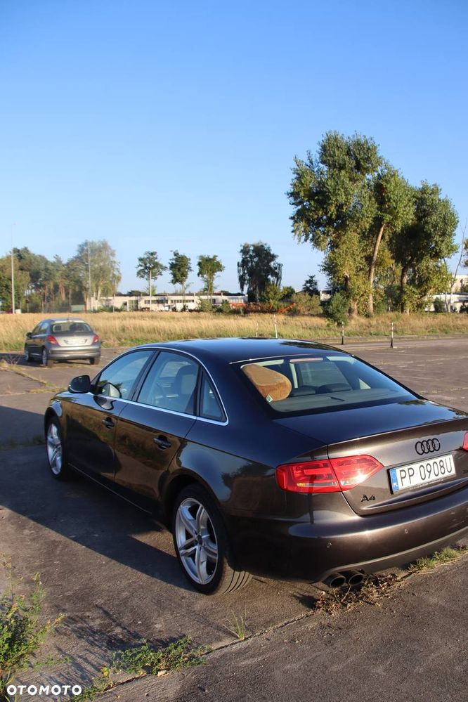 Audi A4 Limousine - 5