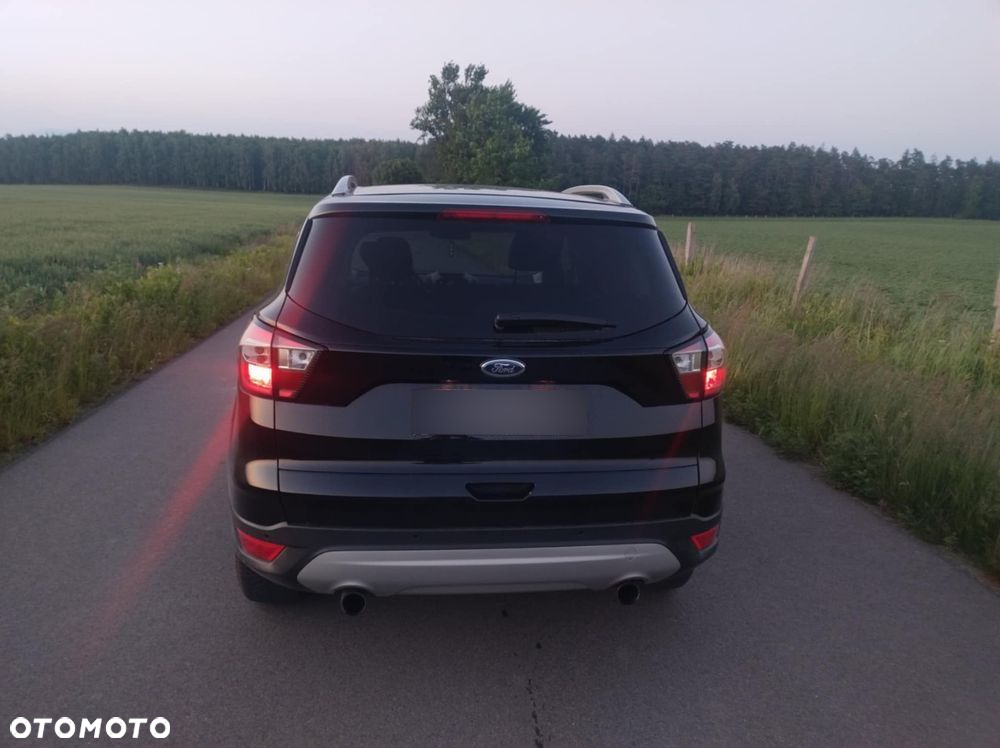 Ford Kuga 1.5 EcoBoost 4x4 Titanium - 3