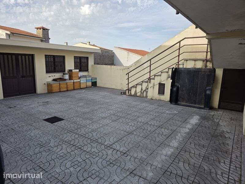 Loja/Habitação + Armazem /Garagem + Arrumos - Grande imagem: 3/12