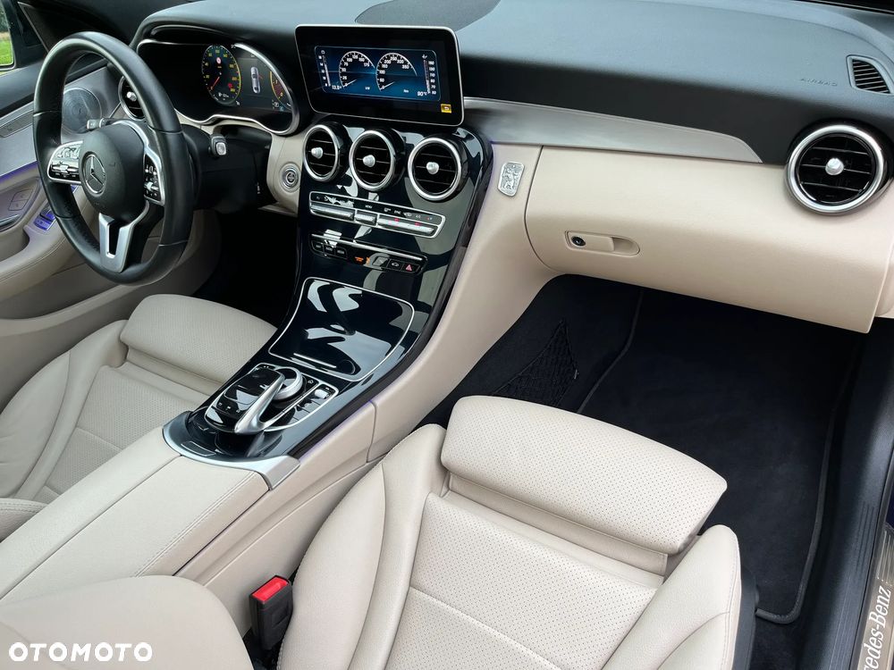 Mercedes-Benz Klasa C 200 4MATIC 9G-TRONIC - 33