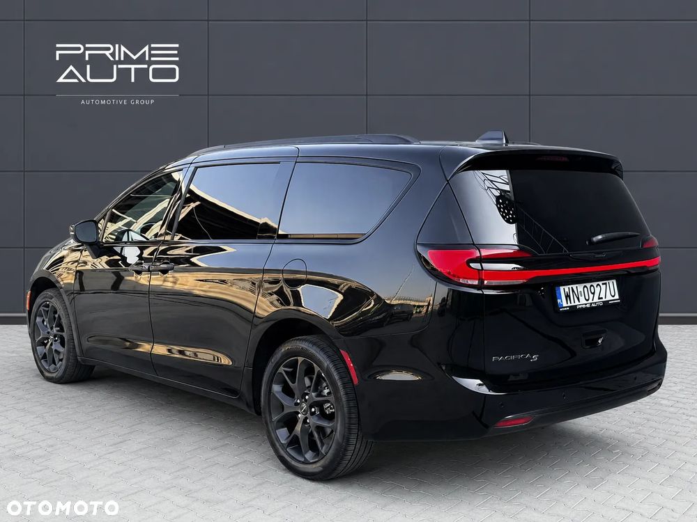 Chrysler Pacifica - 8