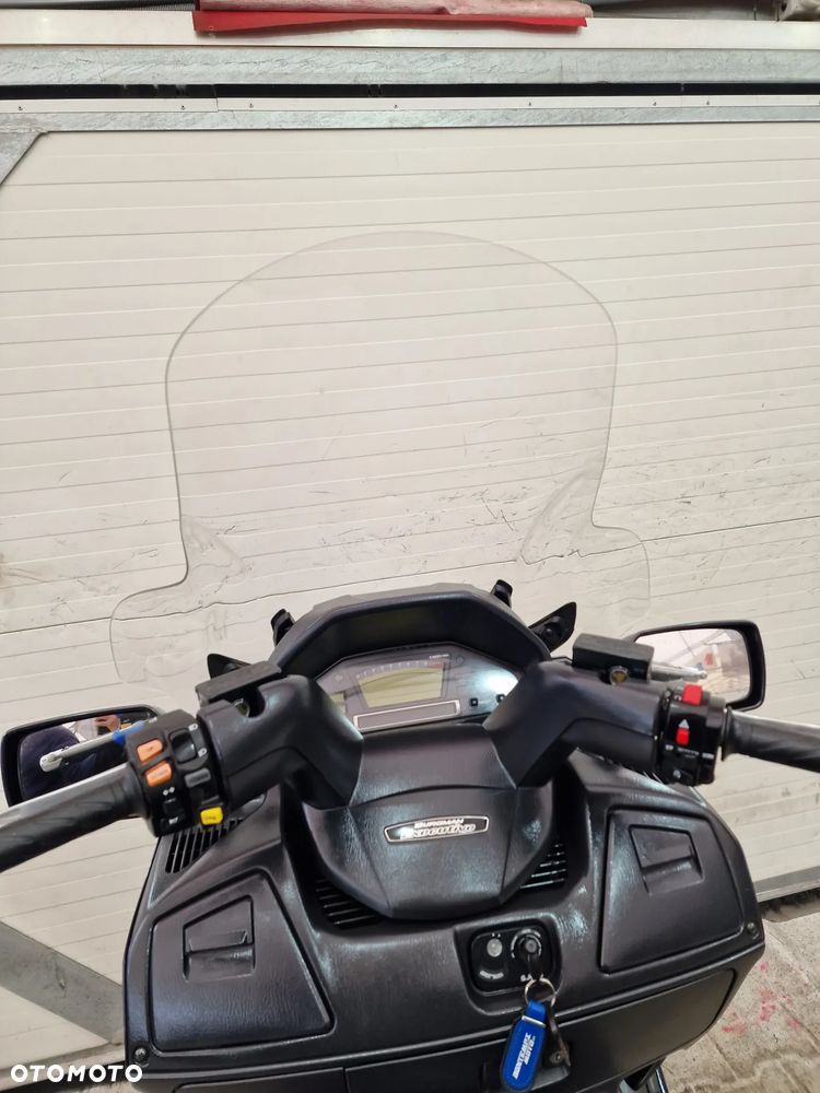 Suzuki Burgman - 28