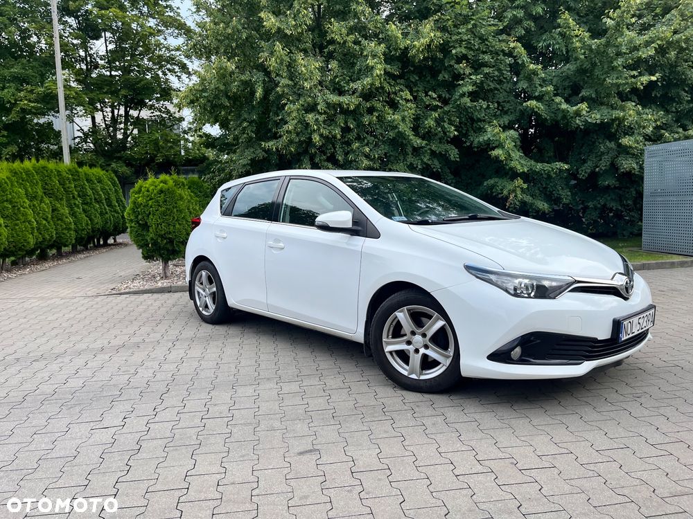 Toyota Auris 1.4 D-4D Premium - 3