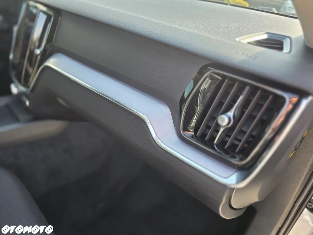 Volvo V60 B3 B Momentum Pro - 19