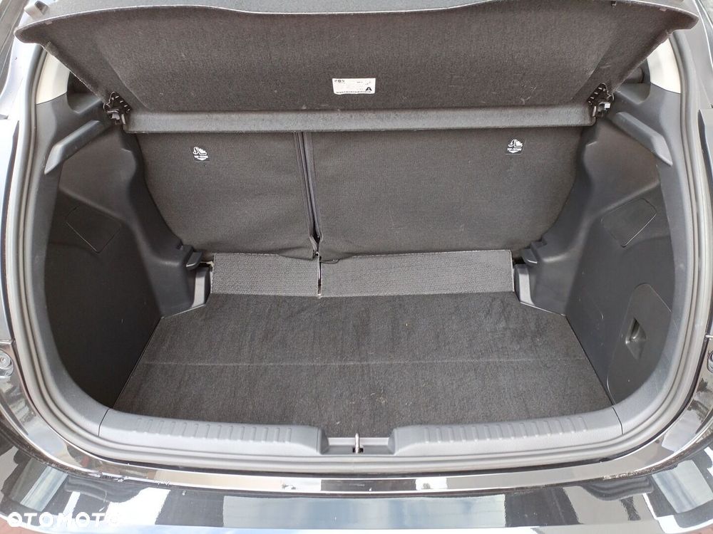 Toyota Yaris Hybrid 1.5 Style - 19