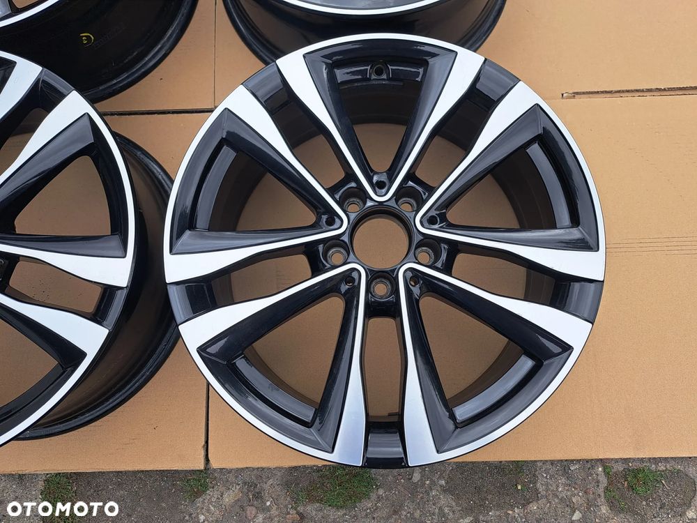 Oryg. Mercedes A-Klasa CLA 177 A177 A1774012700 7.5j 18 et49 - 2