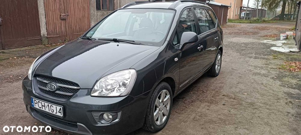 Kia Carens - 1