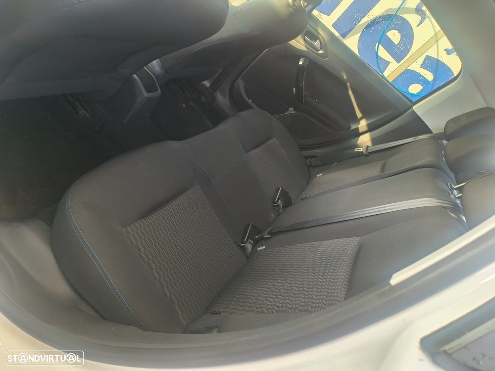 Peugeot 208 1.2 PureTech Signature - 9